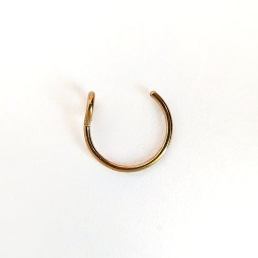 Faux piercing "Note"