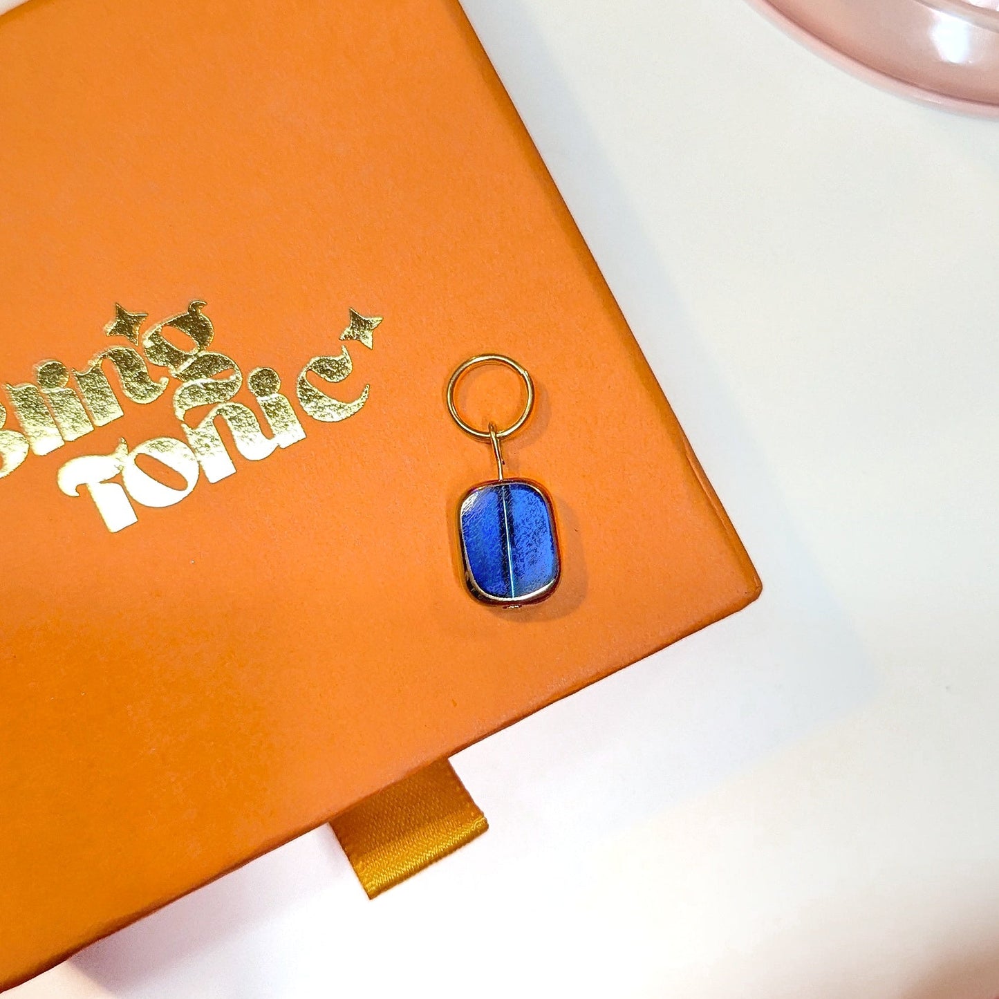 Rectangle en verre bleu