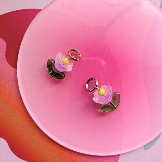 Fliederfarbene Glasblume